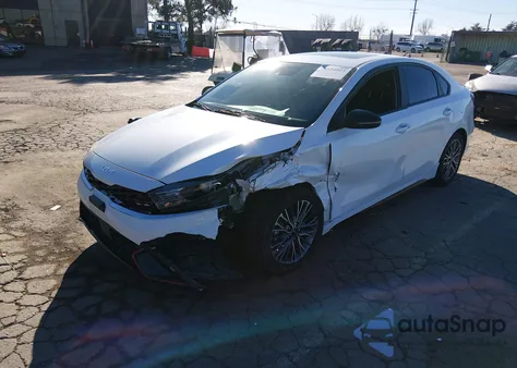 2022 Kia Forte Gt-Line z USA, uszkodzony, nr VIN 3KPF54AD9NE472006